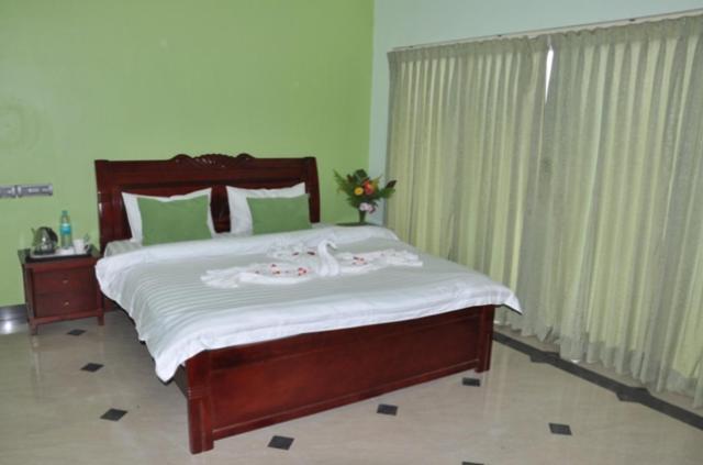 Golden Nest Hotel เยอร์โคด ภายนอก รูปภาพ