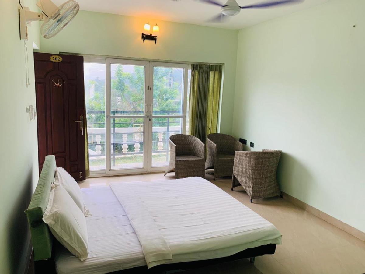 Golden Nest Hotel เยอร์โคด ภายนอก รูปภาพ